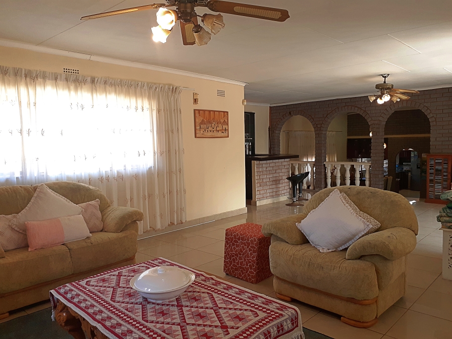 4 Bedroom Property for Sale in Amanzimtoti KwaZulu-Natal