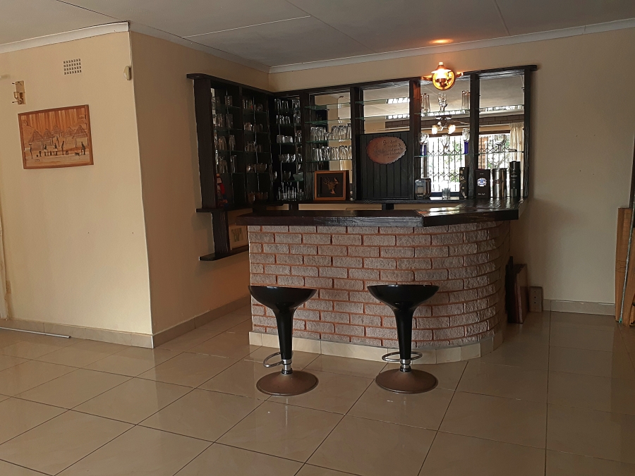 4 Bedroom Property for Sale in Amanzimtoti KwaZulu-Natal