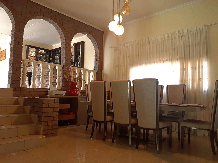 4 Bedroom Property for Sale in Amanzimtoti KwaZulu-Natal