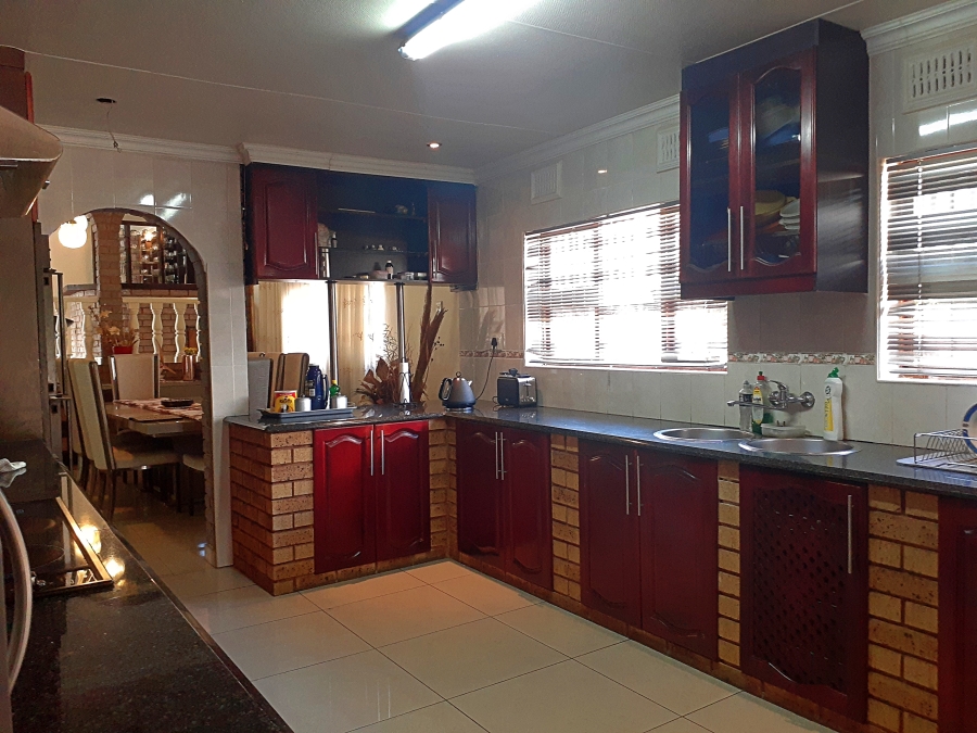 4 Bedroom Property for Sale in Amanzimtoti KwaZulu-Natal