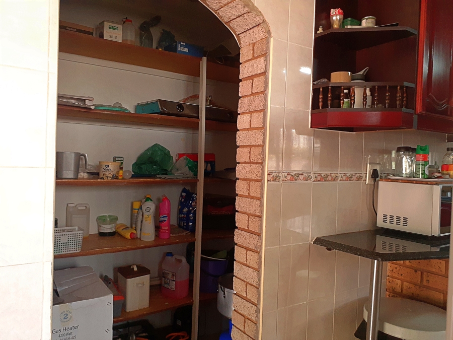 4 Bedroom Property for Sale in Amanzimtoti KwaZulu-Natal