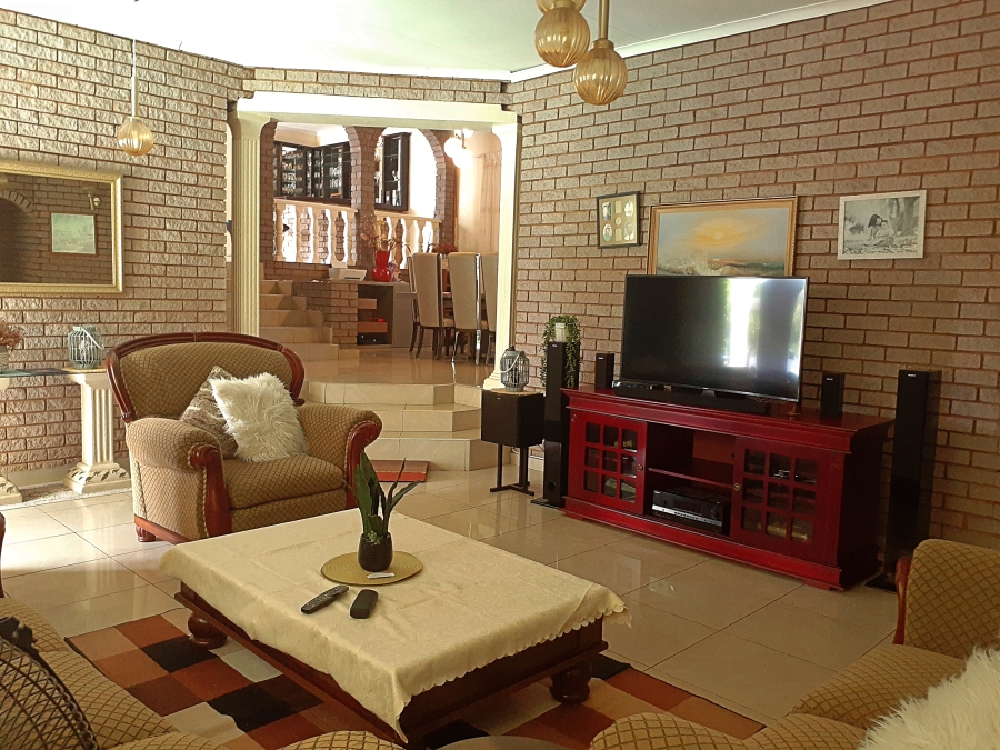 4 Bedroom Property for Sale in Amanzimtoti KwaZulu-Natal