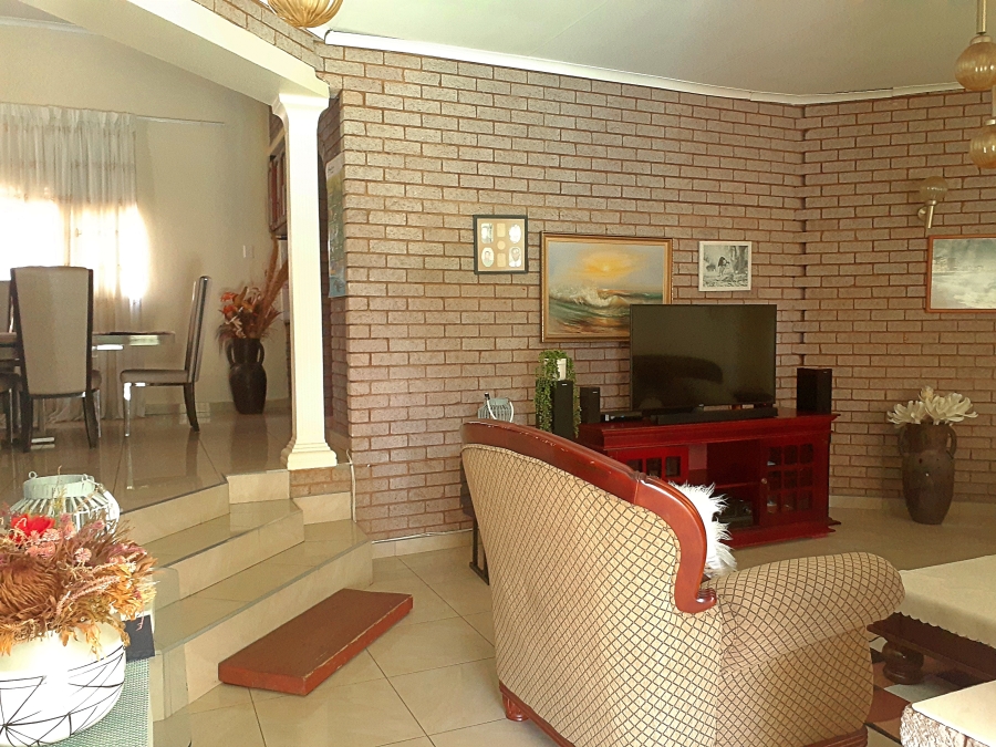 4 Bedroom Property for Sale in Amanzimtoti KwaZulu-Natal