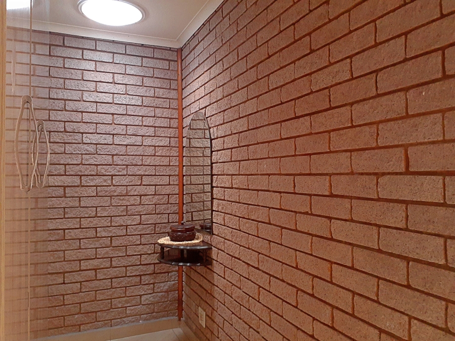 4 Bedroom Property for Sale in Amanzimtoti KwaZulu-Natal