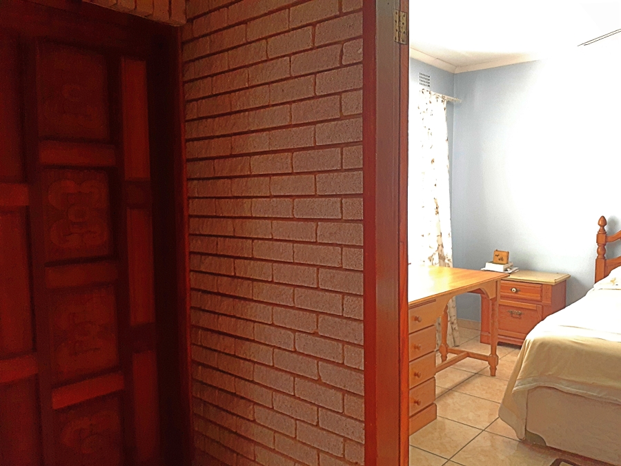 4 Bedroom Property for Sale in Amanzimtoti KwaZulu-Natal