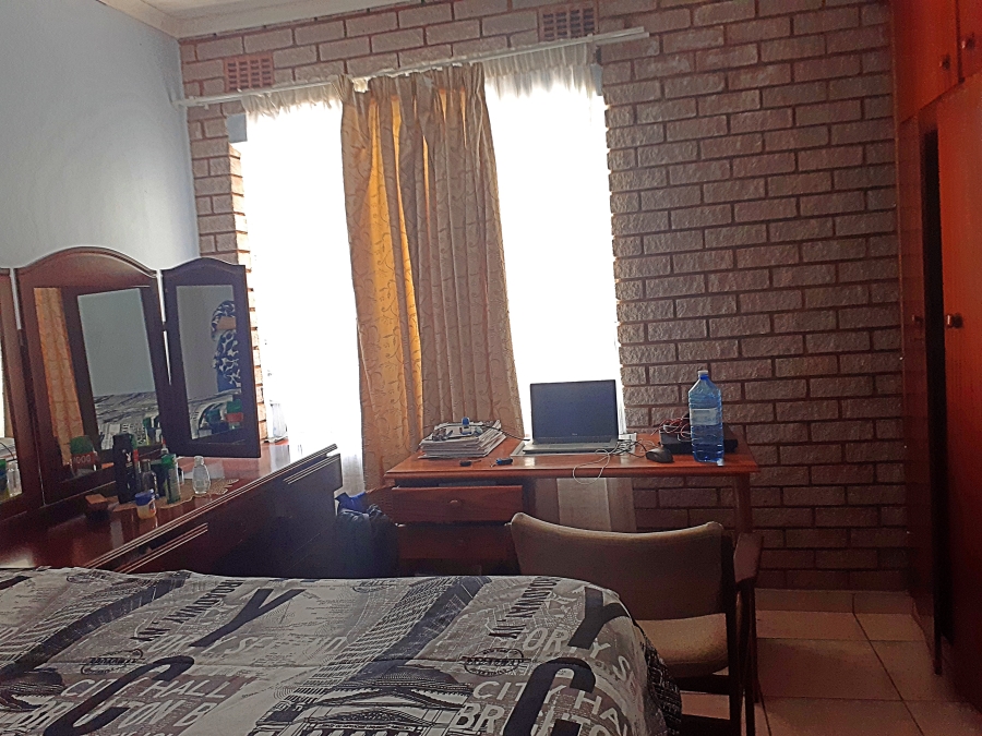 4 Bedroom Property for Sale in Amanzimtoti KwaZulu-Natal