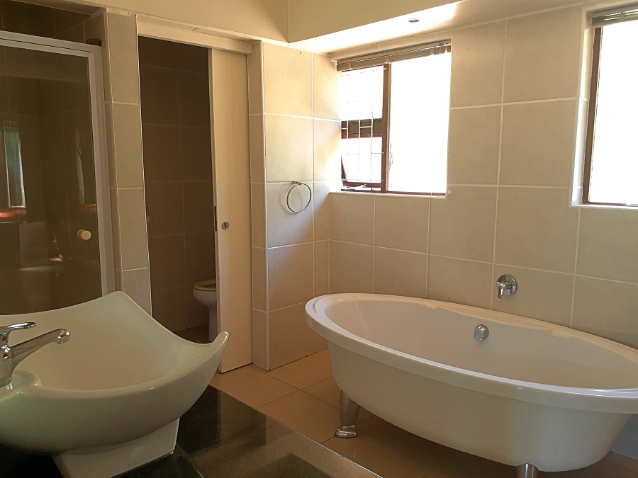 4 Bedroom Property for Sale in Amanzimtoti KwaZulu-Natal