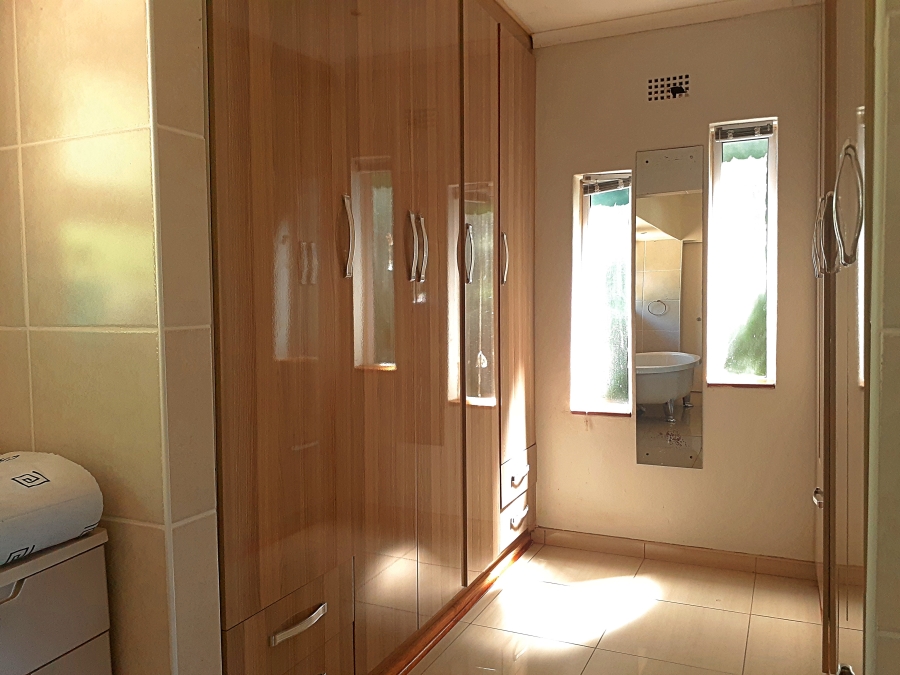 4 Bedroom Property for Sale in Amanzimtoti KwaZulu-Natal