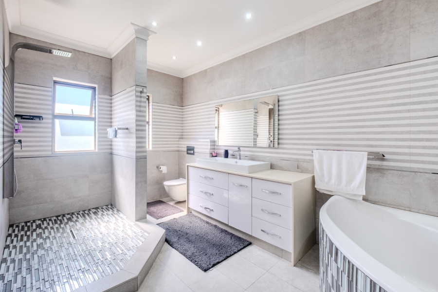 4 Bedroom Property for Sale in La Lucia KwaZulu-Natal