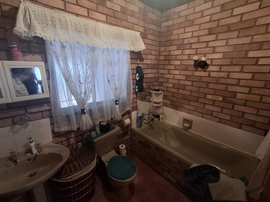 3 Bedroom Property for Sale in Pioneer Park KwaZulu-Natal