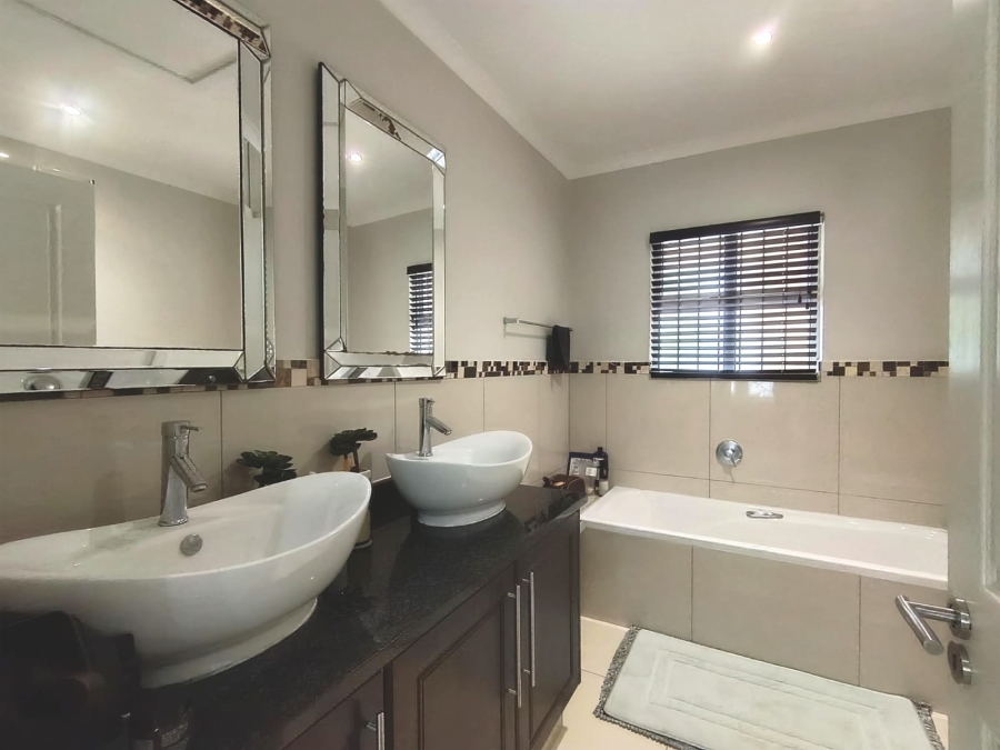 3 Bedroom Property for Sale in Shortens Country Estate KwaZulu-Natal