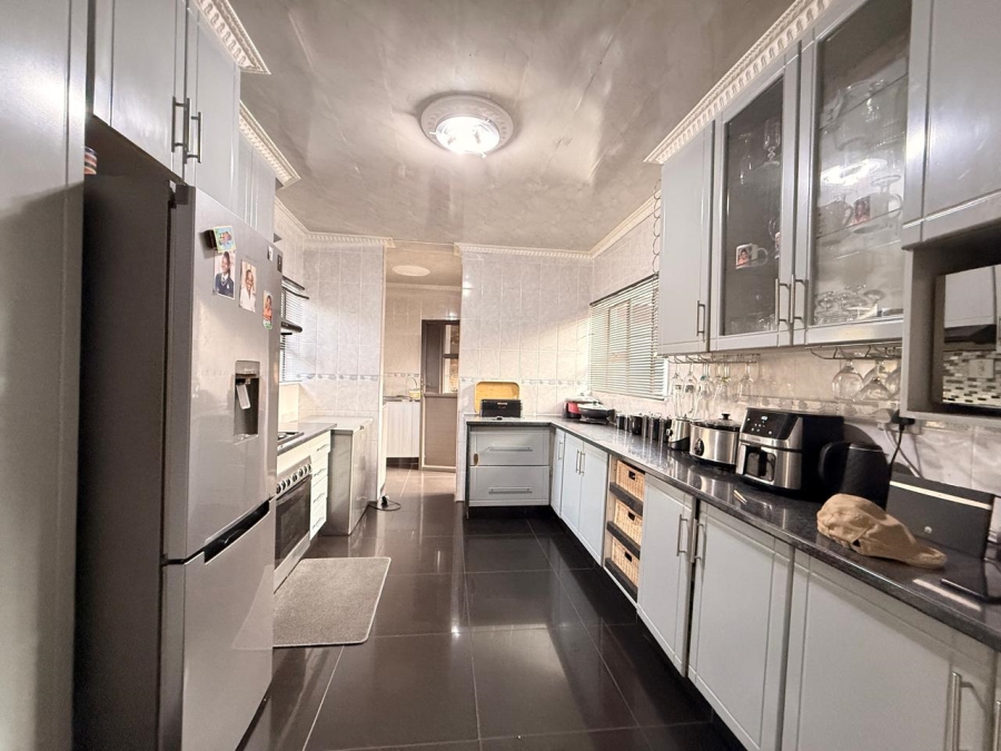 3 Bedroom Property for Sale in Signal Hill KwaZulu-Natal