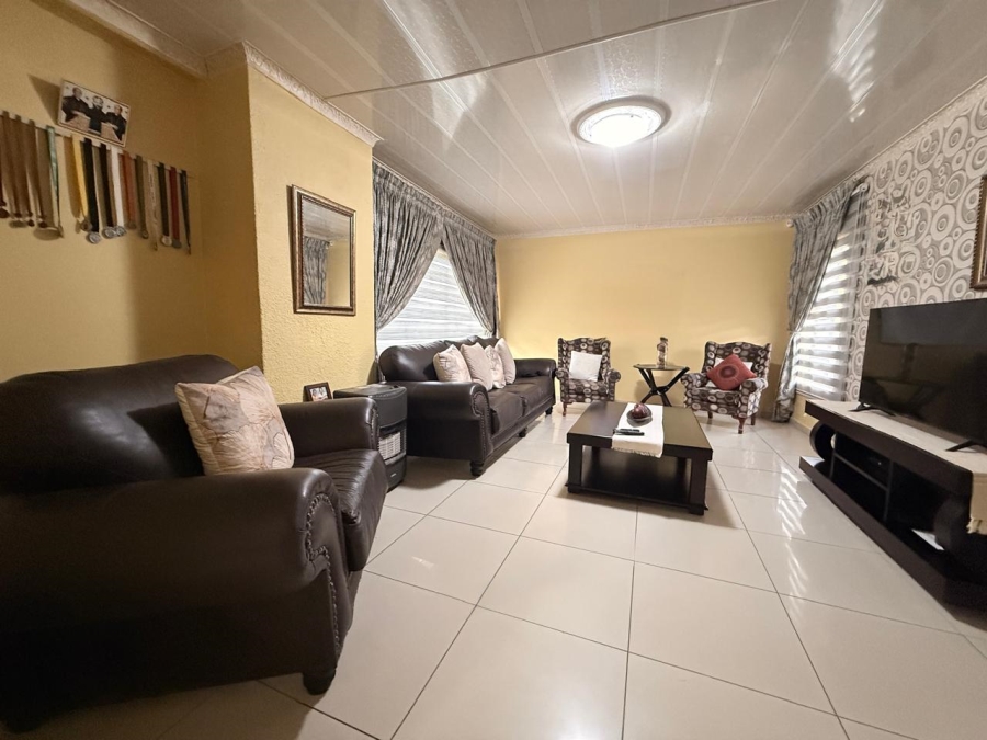 3 Bedroom Property for Sale in Signal Hill KwaZulu-Natal