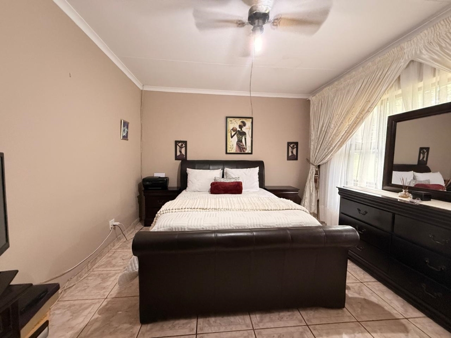 3 Bedroom Property for Sale in Signal Hill KwaZulu-Natal