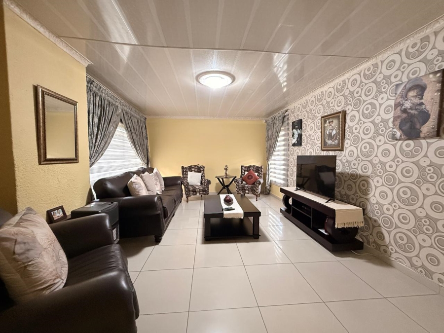 3 Bedroom Property for Sale in Signal Hill KwaZulu-Natal