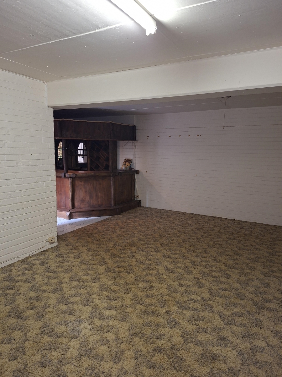 5 Bedroom Property for Sale in Uvongo KwaZulu-Natal