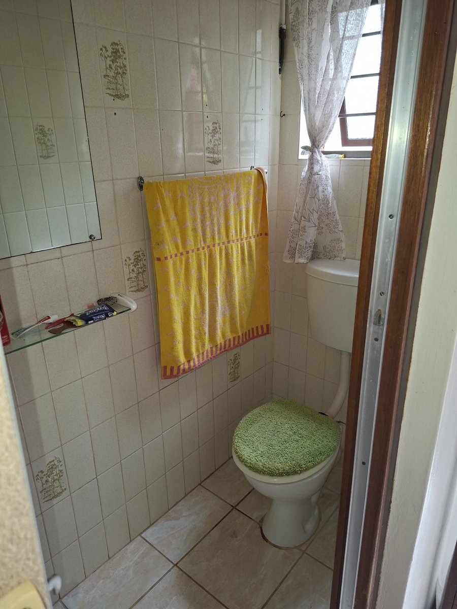 5 Bedroom Property for Sale in Uvongo KwaZulu-Natal