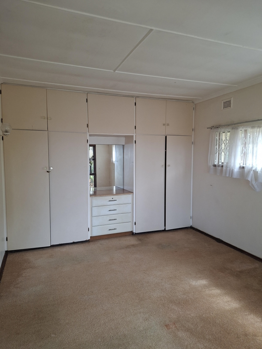 5 Bedroom Property for Sale in Uvongo KwaZulu-Natal