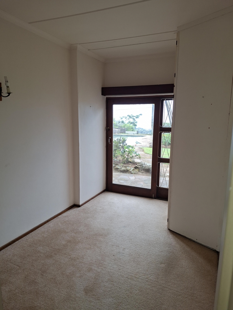 5 Bedroom Property for Sale in Uvongo KwaZulu-Natal