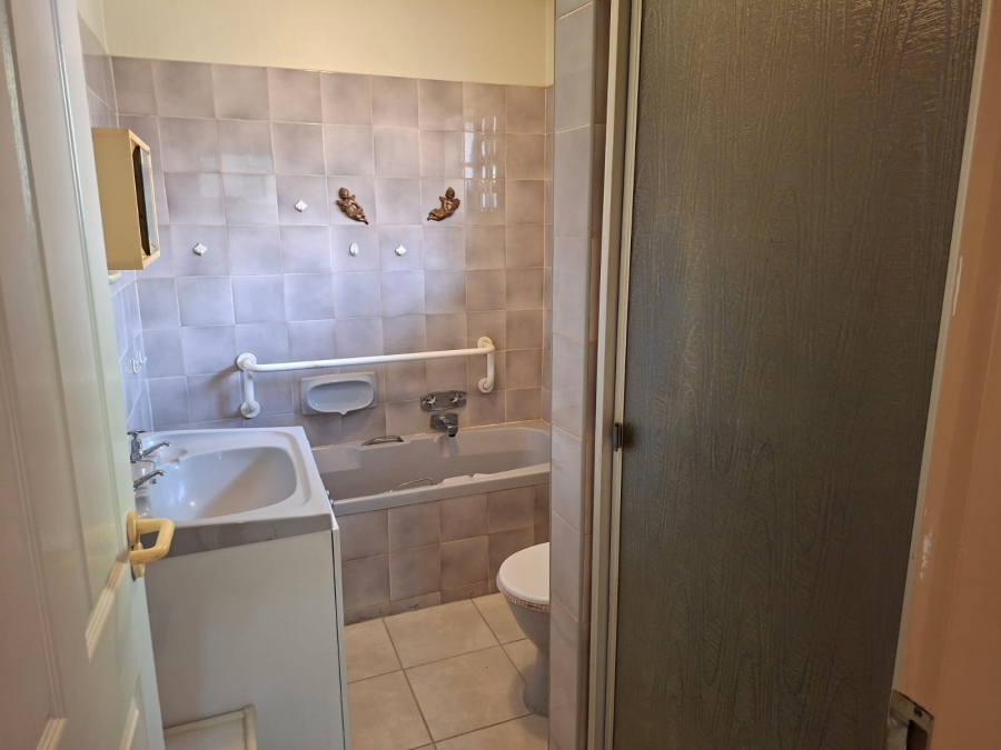 1 Bedroom Property for Sale in Newcastle KwaZulu-Natal