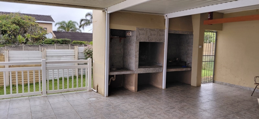6 Bedroom Property for Sale in Uvongo KwaZulu-Natal