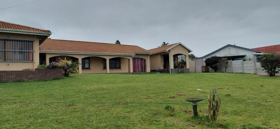 6 Bedroom Property for Sale in Uvongo KwaZulu-Natal