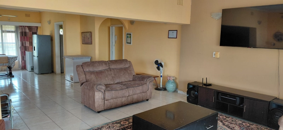 6 Bedroom Property for Sale in Uvongo KwaZulu-Natal