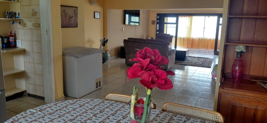 6 Bedroom Property for Sale in Uvongo KwaZulu-Natal