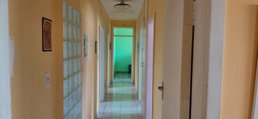 6 Bedroom Property for Sale in Uvongo KwaZulu-Natal