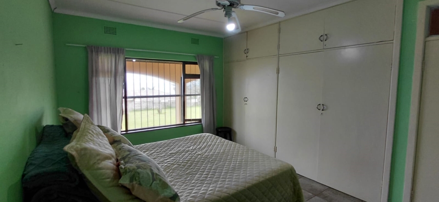 6 Bedroom Property for Sale in Uvongo KwaZulu-Natal