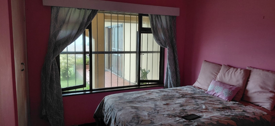 6 Bedroom Property for Sale in Uvongo KwaZulu-Natal