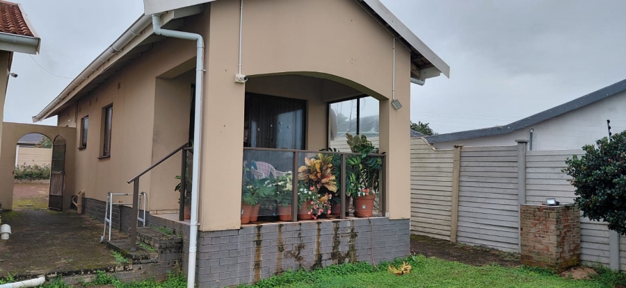 6 Bedroom Property for Sale in Uvongo KwaZulu-Natal