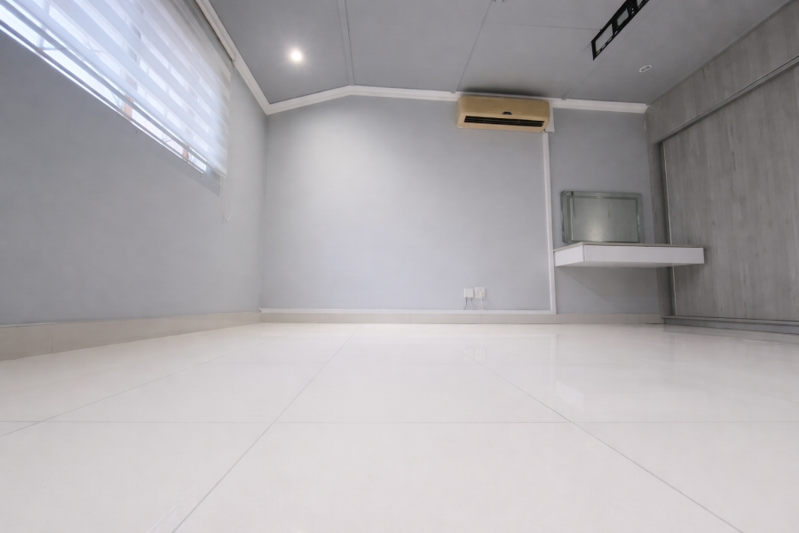 2 Bedroom Property for Sale in Essenwood KwaZulu-Natal