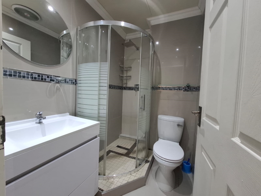 2 Bedroom Property for Sale in Essenwood KwaZulu-Natal