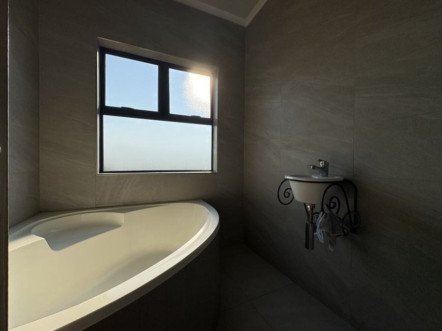 To Let 3 Bedroom Property for Rent in Palm Lakes Estate KwaZulu-Natal