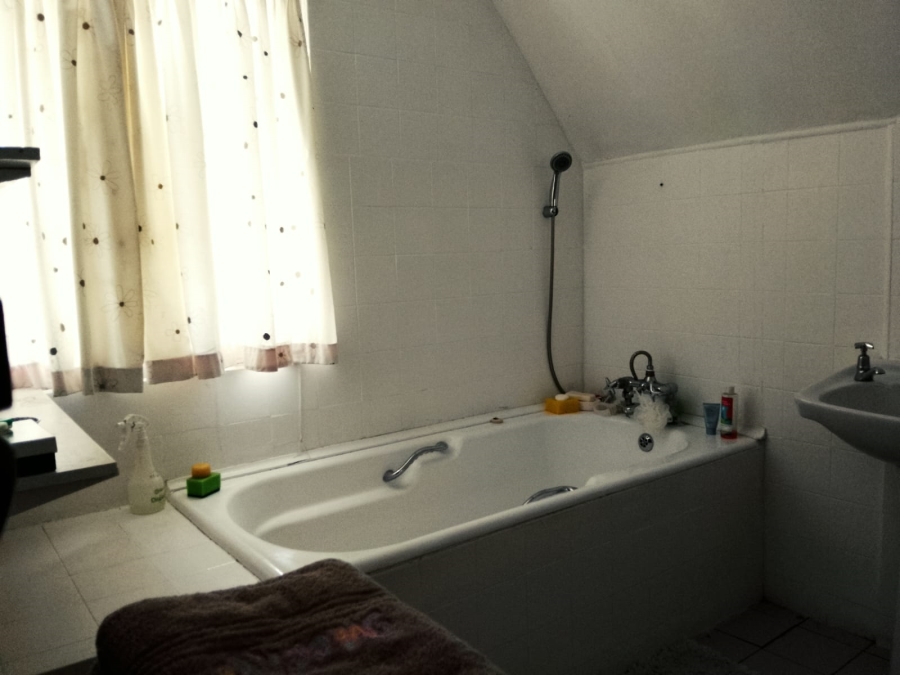 5 Bedroom Property for Sale in Mandeni KwaZulu-Natal