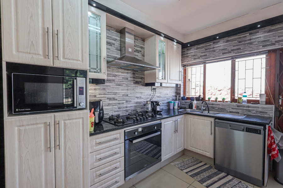 3 Bedroom Property for Sale in Sunningdale KwaZulu-Natal