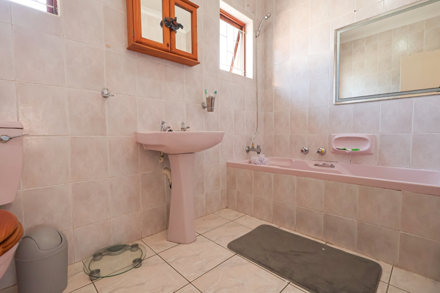 3 Bedroom Property for Sale in Sunningdale KwaZulu-Natal