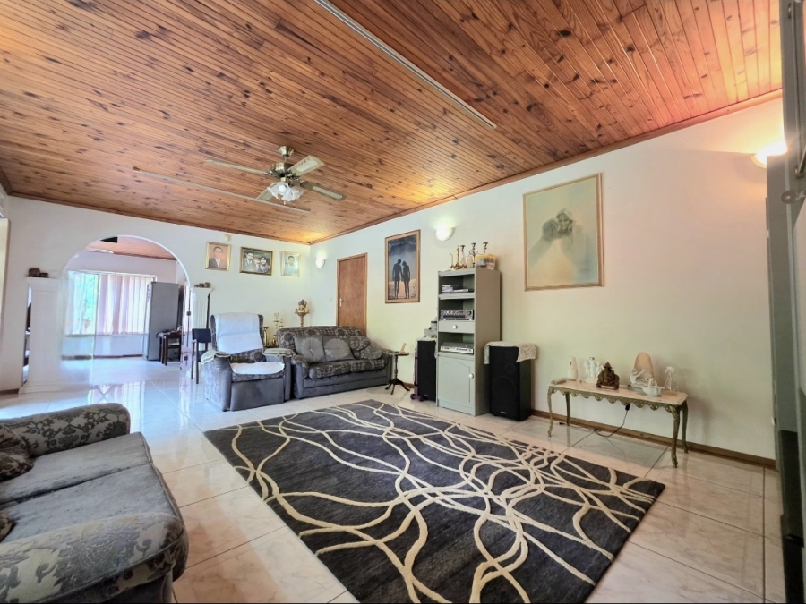 5 Bedroom Property for Sale in Isipingo Hills KwaZulu-Natal