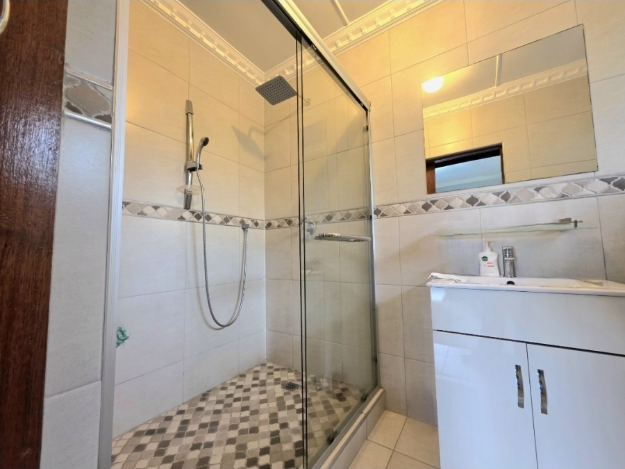 5 Bedroom Property for Sale in Isipingo Hills KwaZulu-Natal