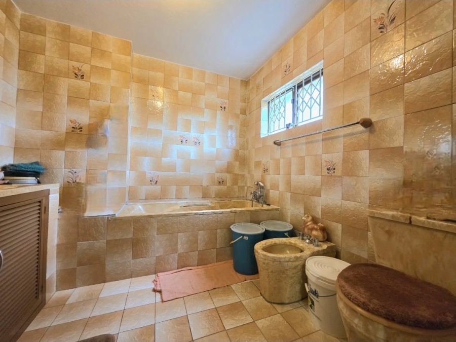 5 Bedroom Property for Sale in Isipingo Hills KwaZulu-Natal