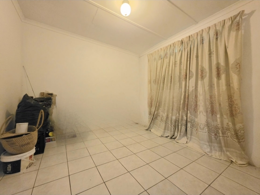 5 Bedroom Property for Sale in Isipingo Hills KwaZulu-Natal