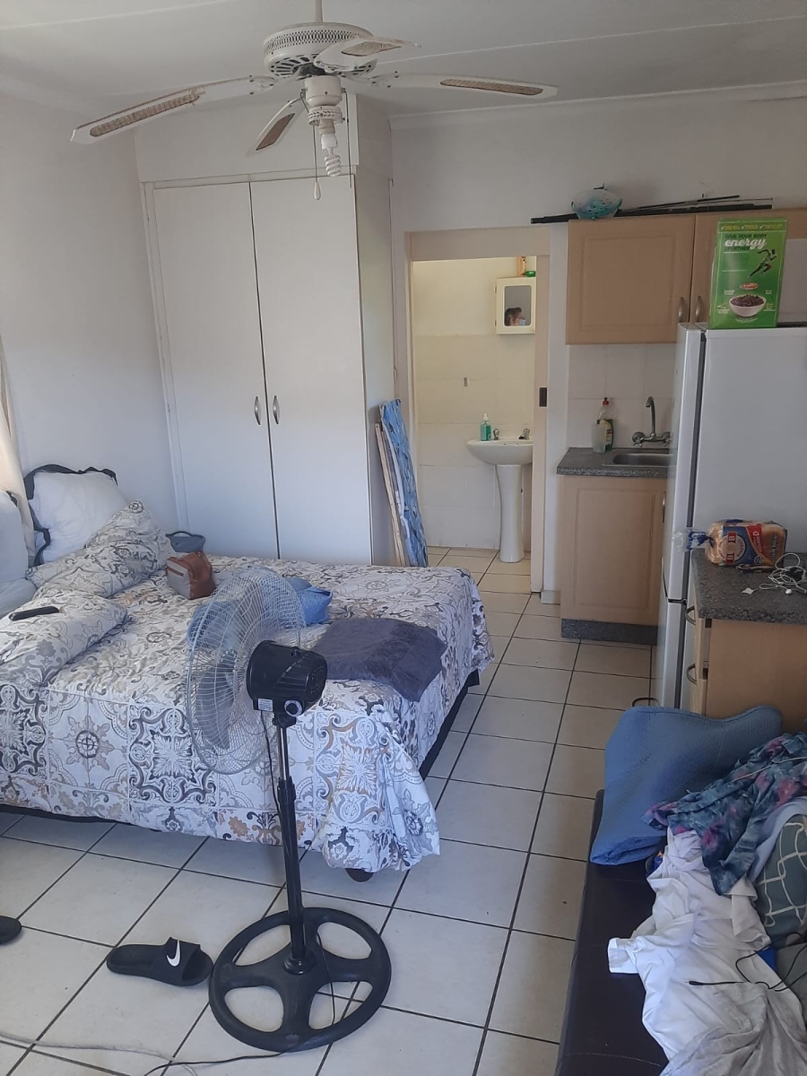 1 Bedroom Property for Sale in Richem KwaZulu-Natal