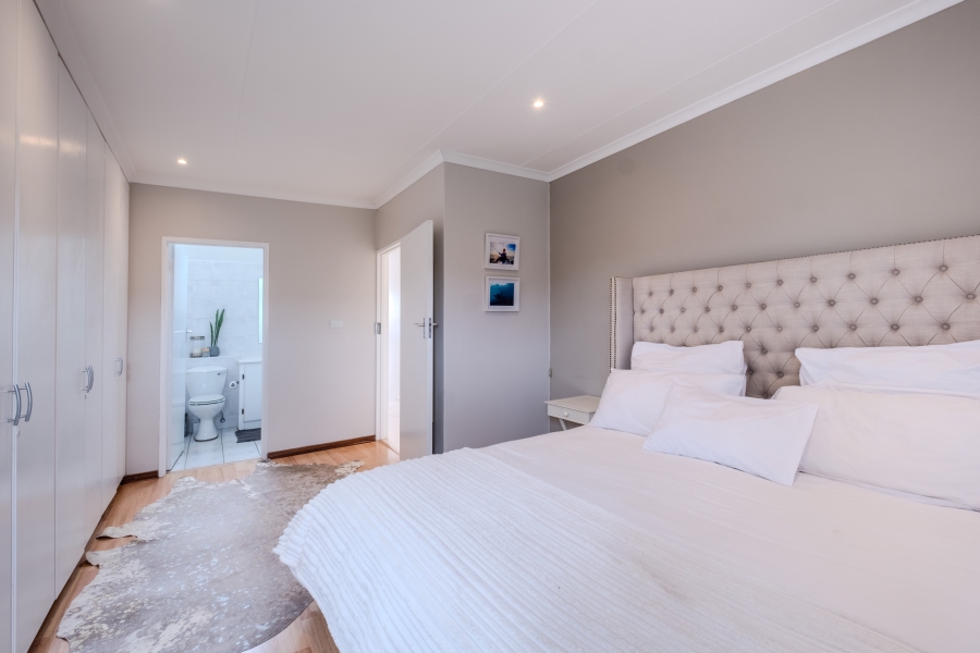 3 Bedroom Property for Sale in Sunningdale KwaZulu-Natal