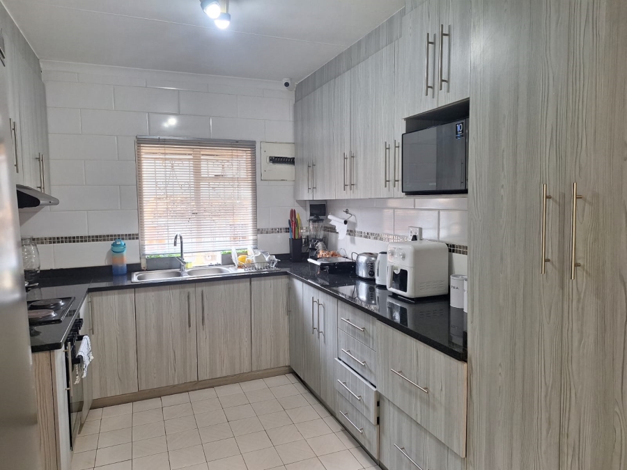 4 Bedroom Property for Sale in Eastwood KwaZulu-Natal