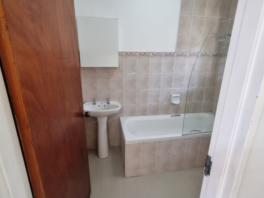 To Let 1 Bedroom Property for Rent in Forest Hills KwaZulu-Natal