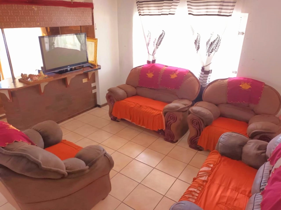 5 Bedroom Property for Sale in Mandeni KwaZulu-Natal