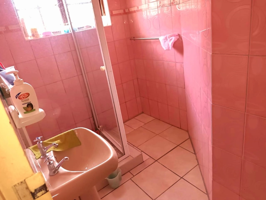 5 Bedroom Property for Sale in Mandeni KwaZulu-Natal