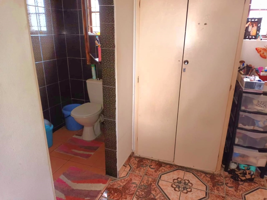 5 Bedroom Property for Sale in Mandeni KwaZulu-Natal