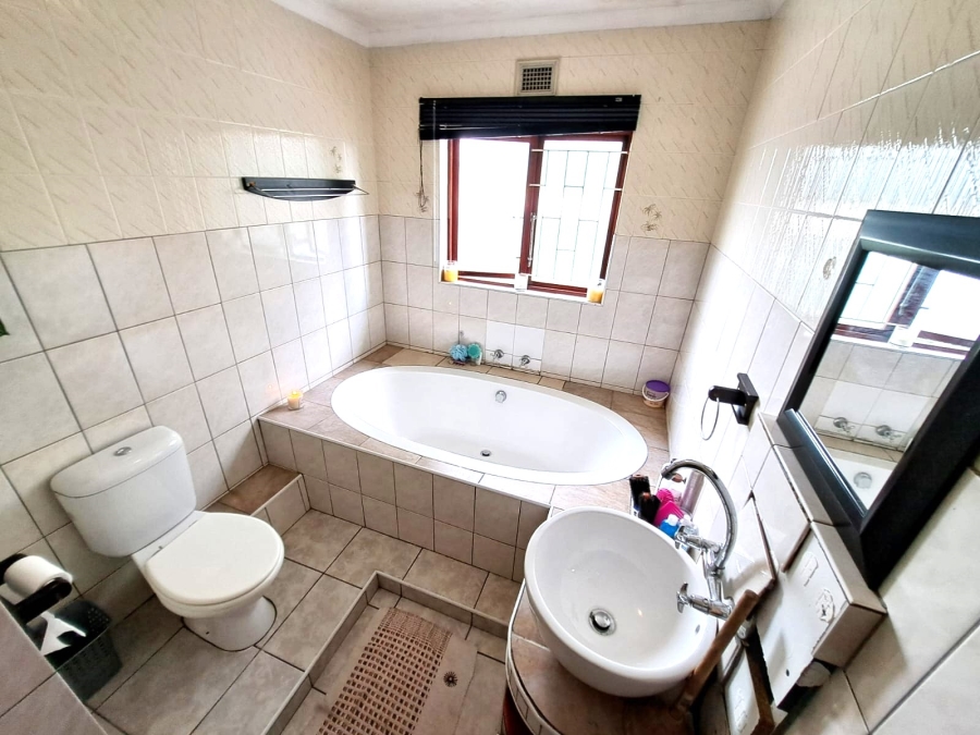 2 Bedroom Property for Sale in Pinetown KwaZulu-Natal